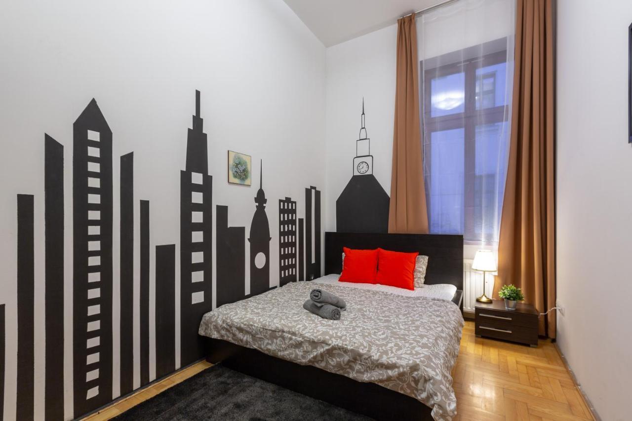 Dowtown Home In The Gozsdu Garden Budapest Bagian luar foto